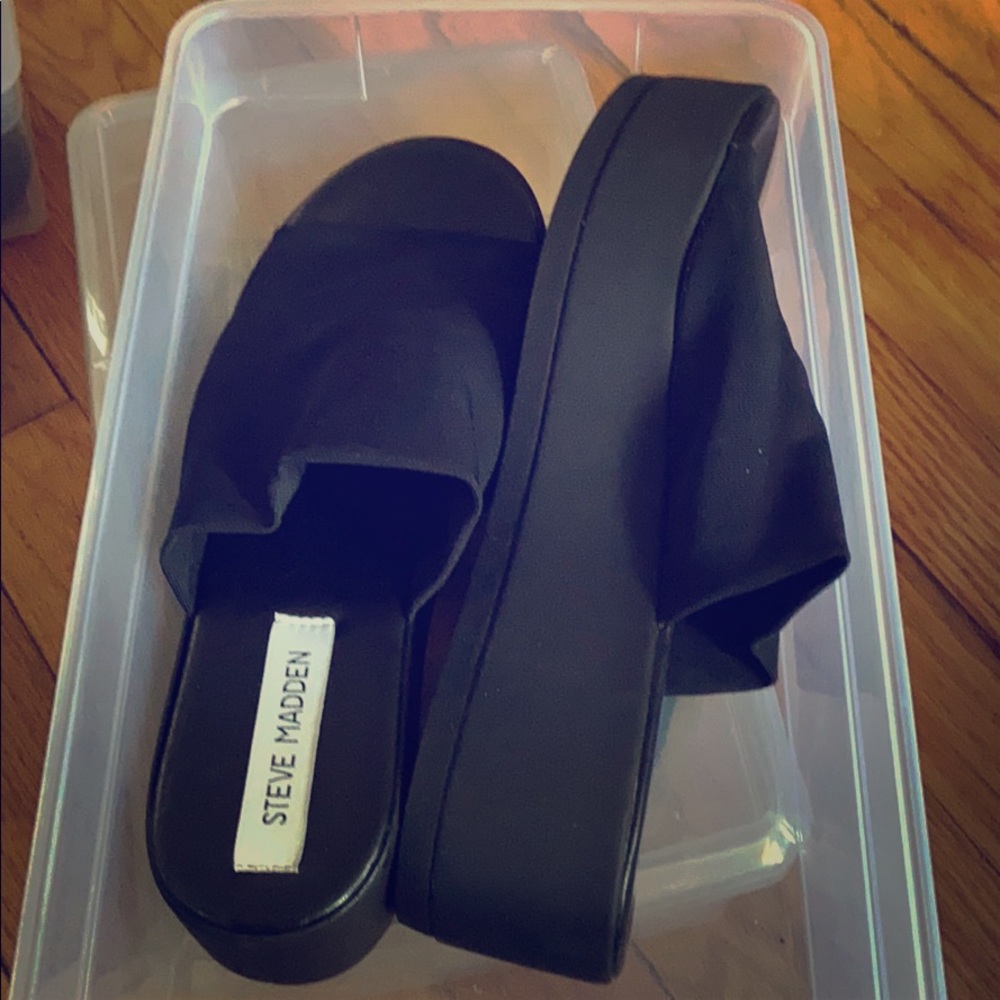 Steve Madden 90’s Slides